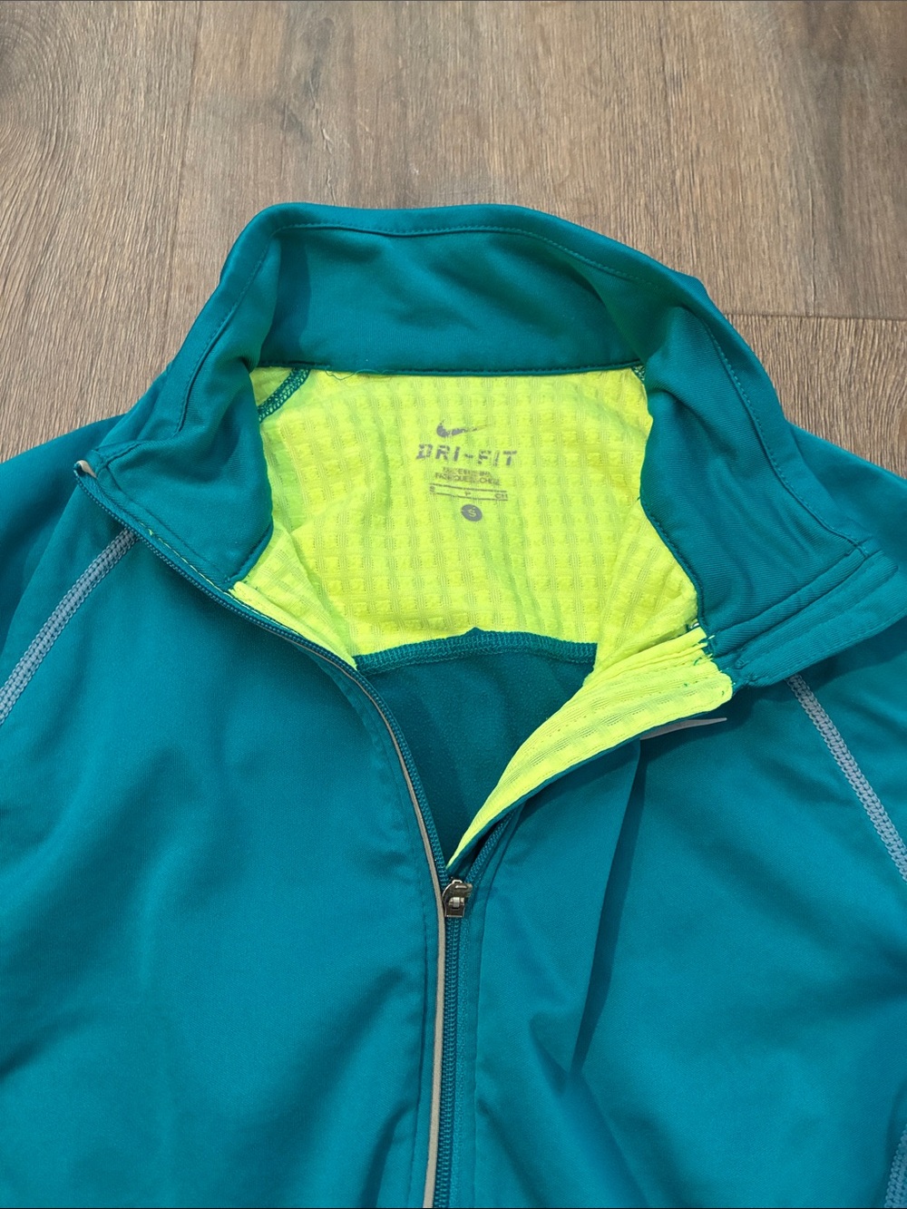 Nike Running Jacket - Picture 6 of 10